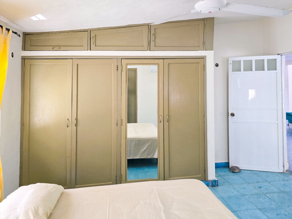 HABITACION 1 CLOSET CASA JOSSIE